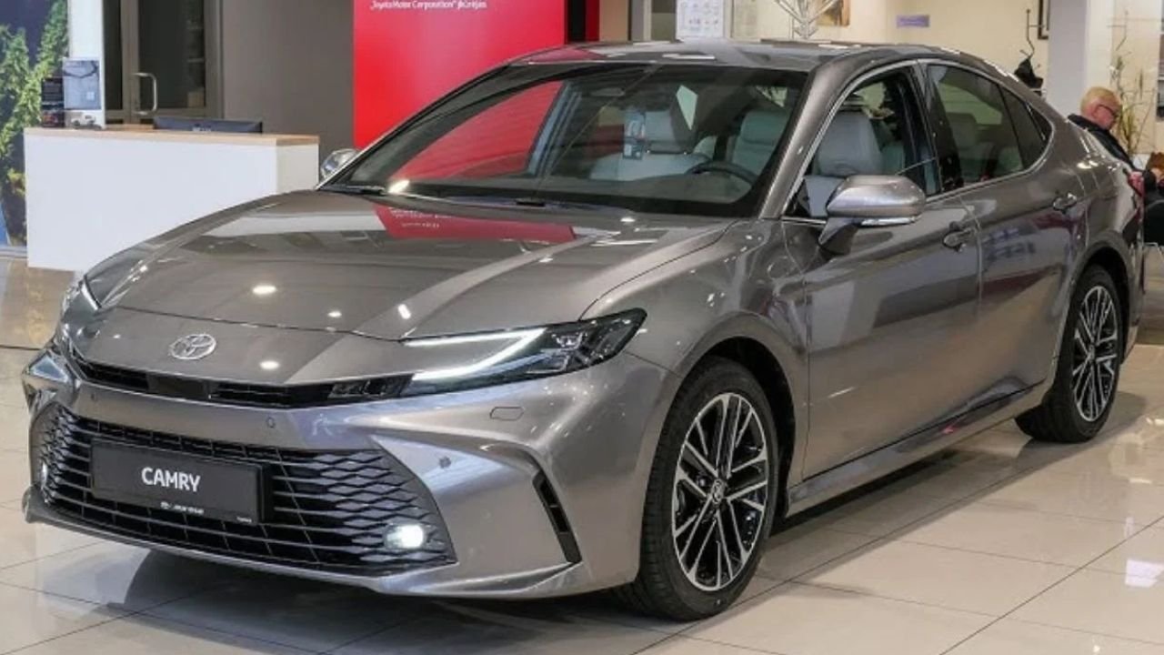 Toyota Camry 2025